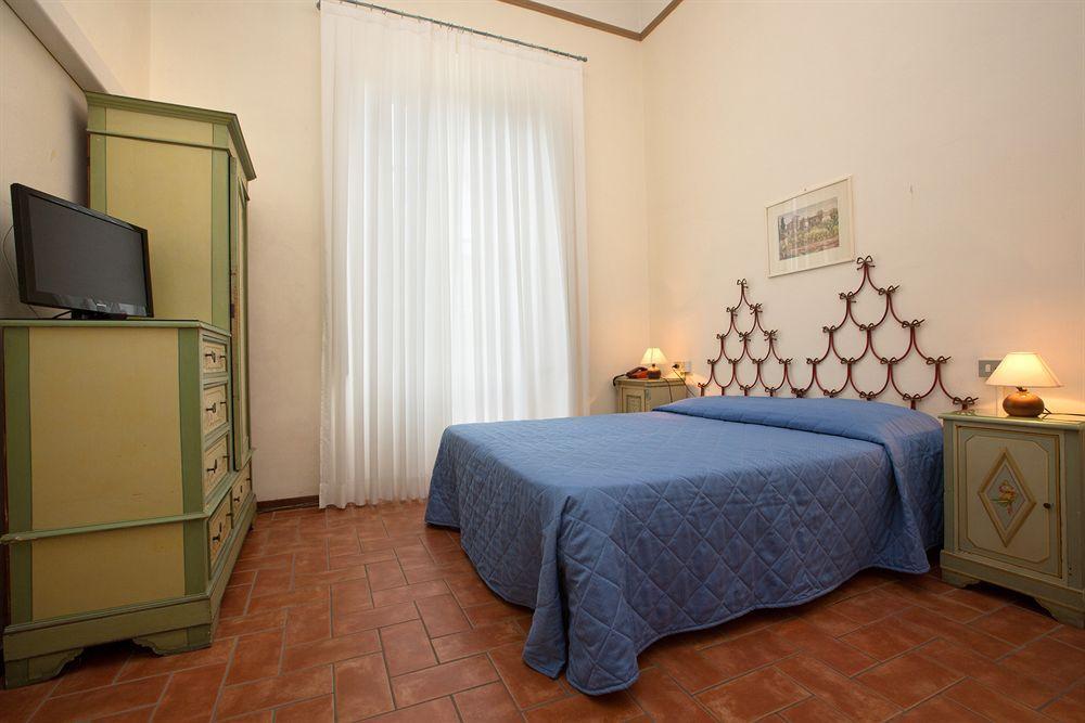 Hotel Crocini ฟลอเรนซ์ ภายนอก รูปภาพ