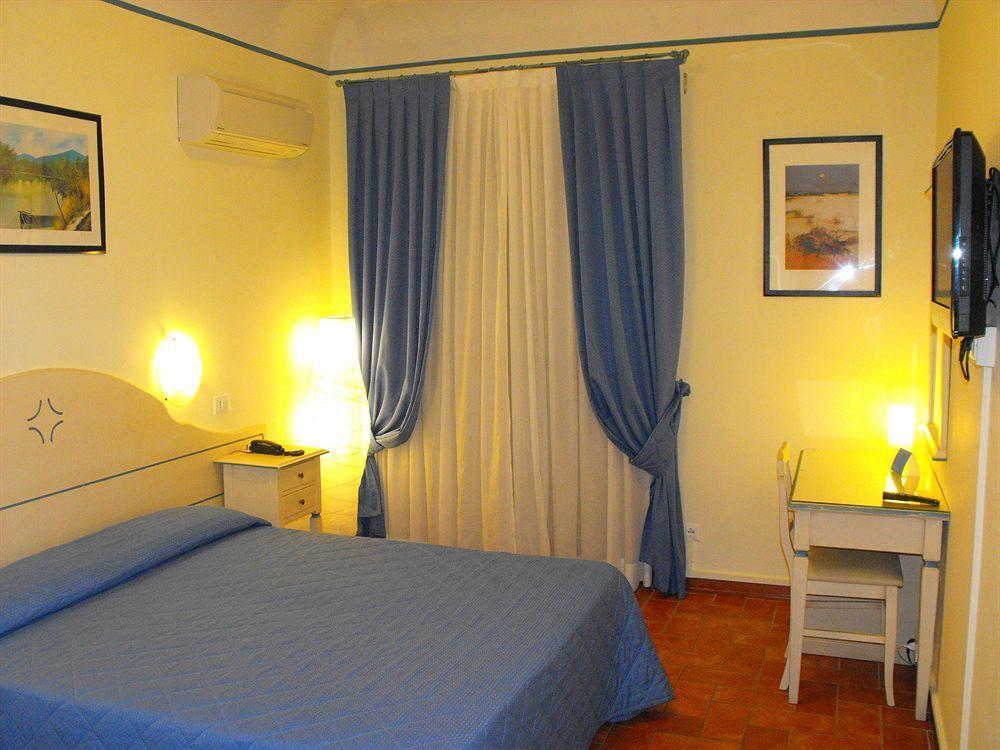 Hotel Crocini ฟลอเรนซ์ ภายนอก รูปภาพ