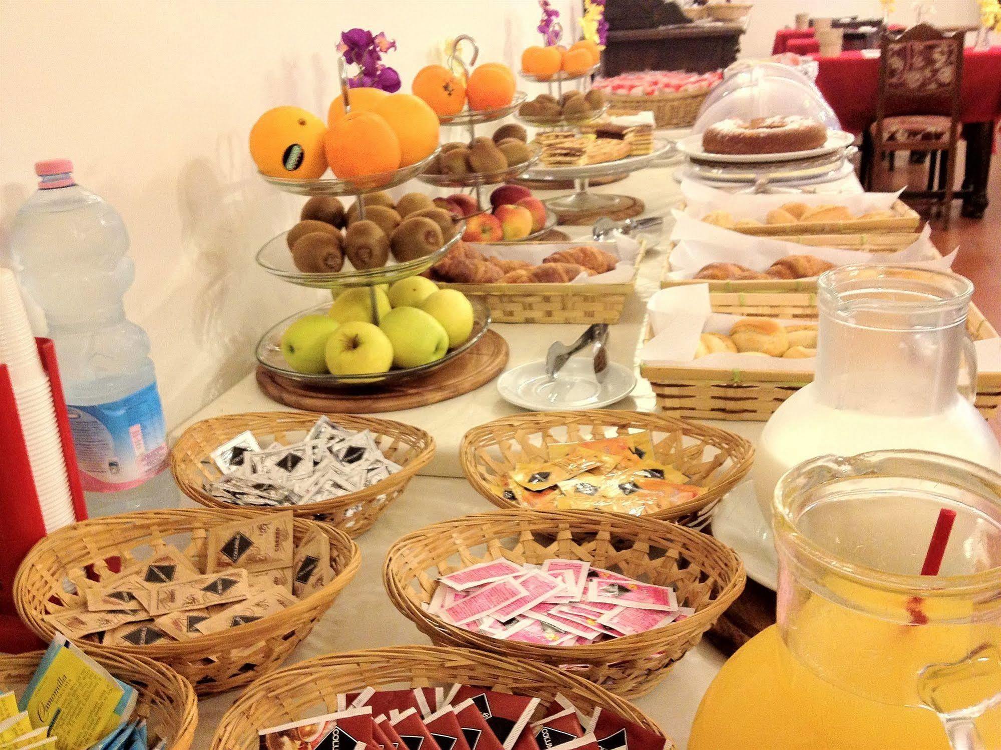 Hotel Crocini ฟลอเรนซ์ ภายนอก รูปภาพ